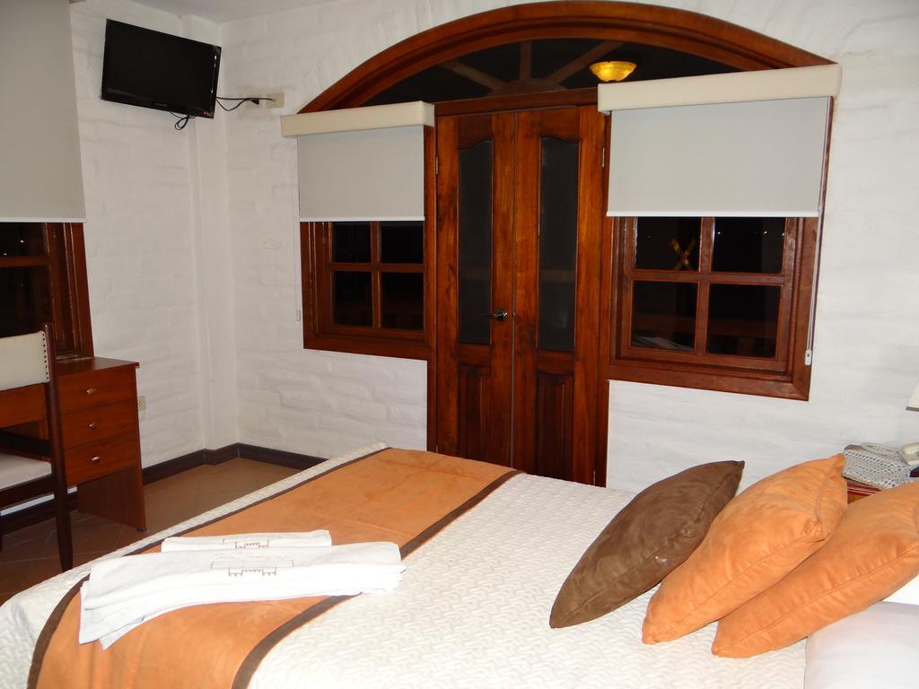 Hosteria El Imperio Real Salcedo Extérieur photo
