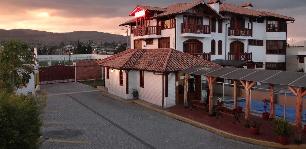 Hosteria El Imperio Real Salcedo Extérieur photo